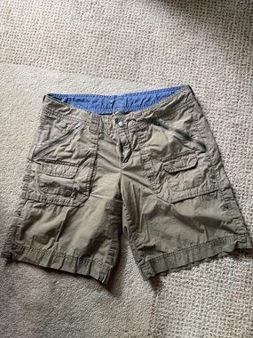 Athleta Cargo Shorts size 8